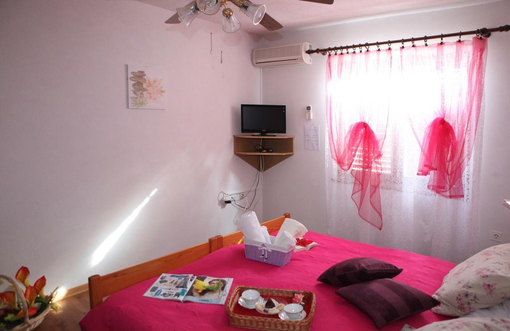 Apartments Adelita Porec Esterno foto